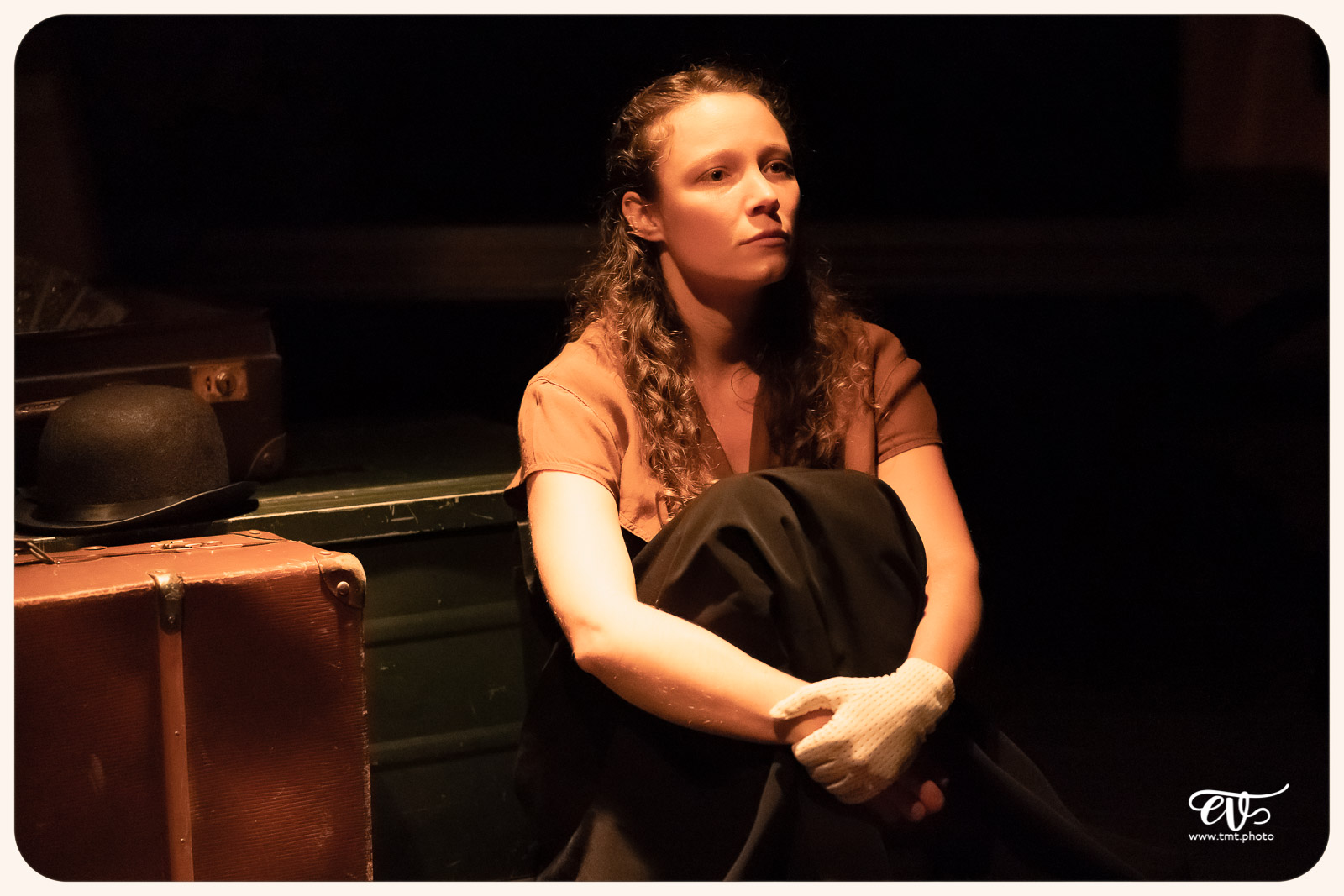 LA MESNIE H. - UN JOUR D'ÉTÉ